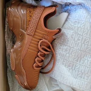 Steve Madden Maxima Brand New